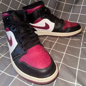Air Jordan 1 mid